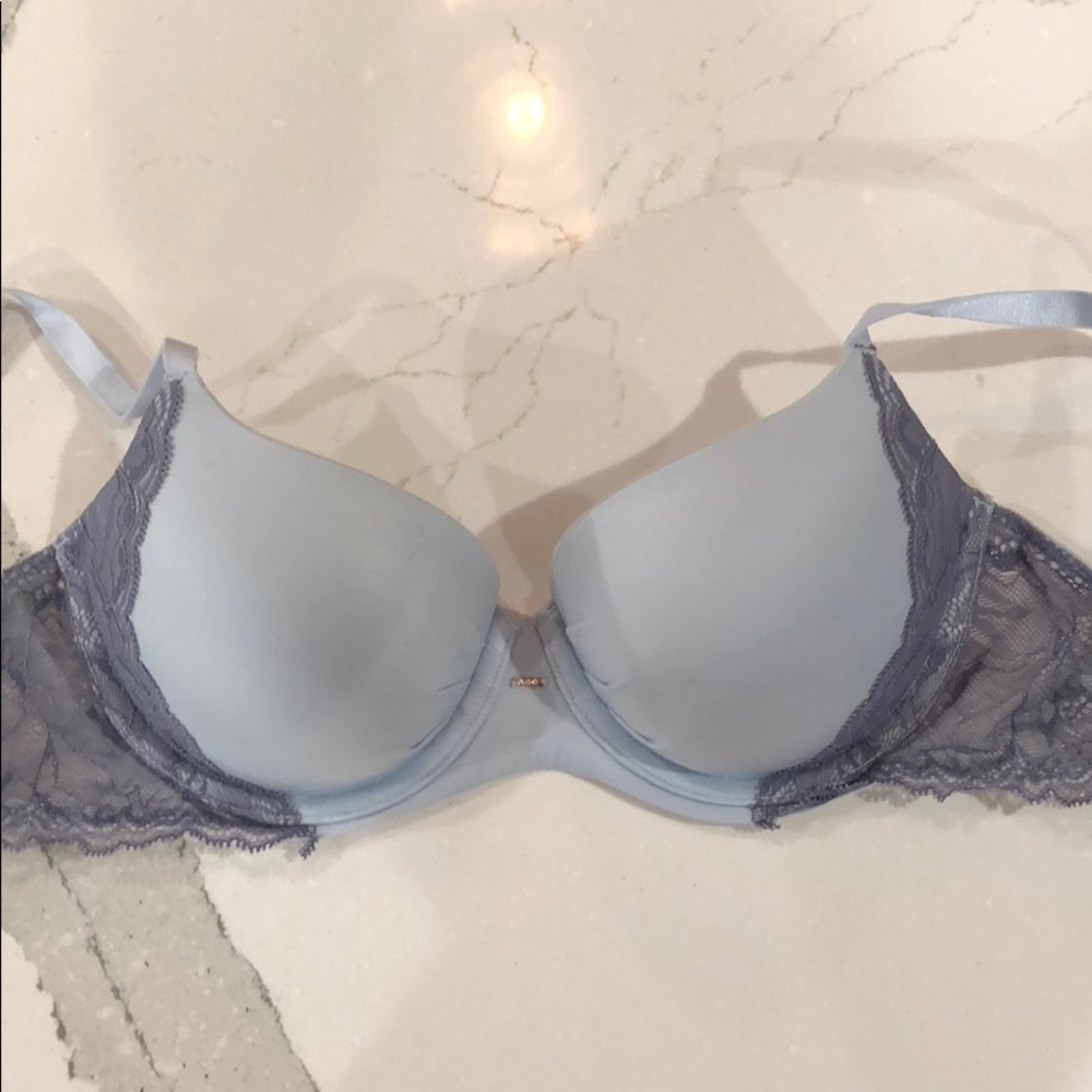 Victoria’s Secret lined Demi Bra 32D